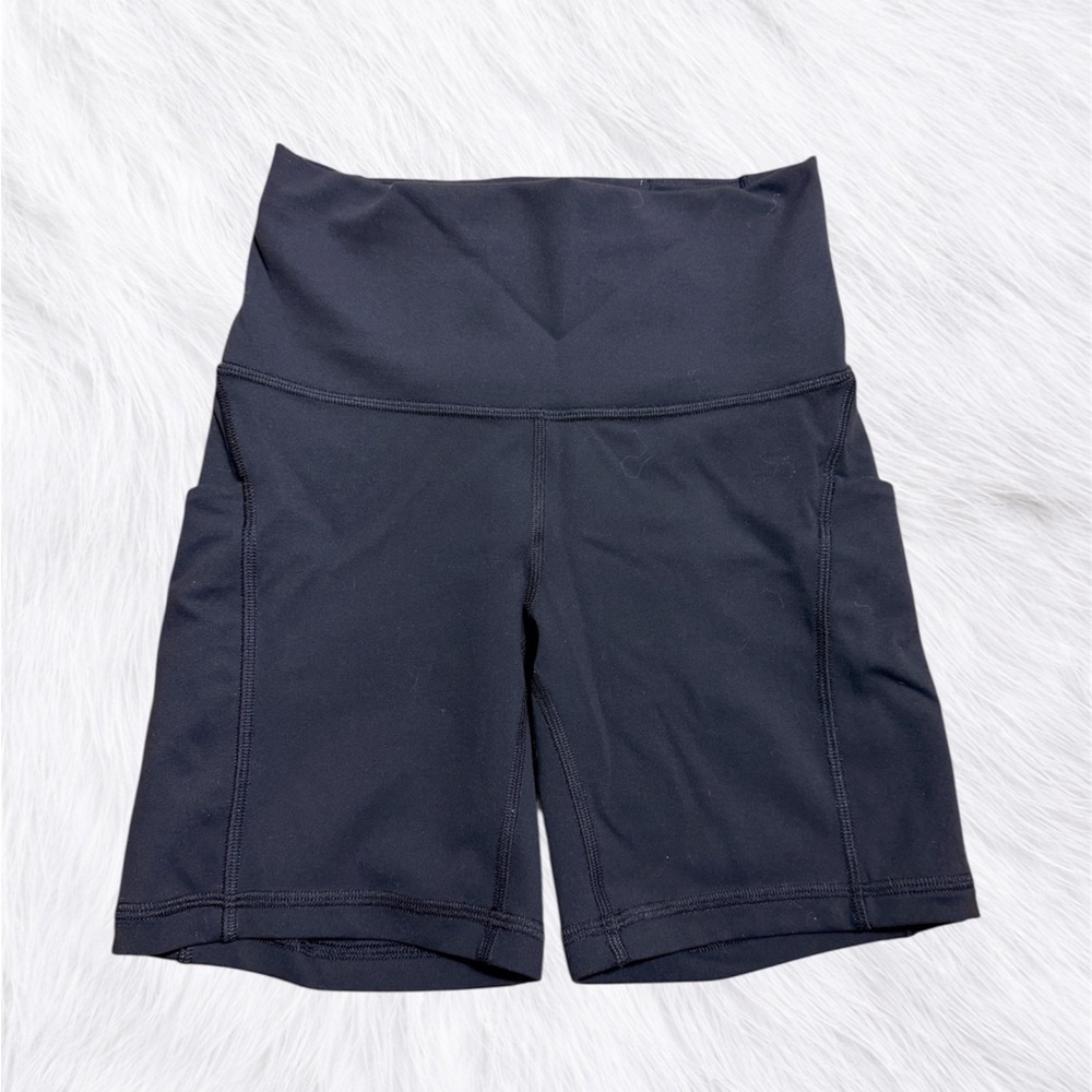 Lululemon wunder train shorts pockets black high rise size 4